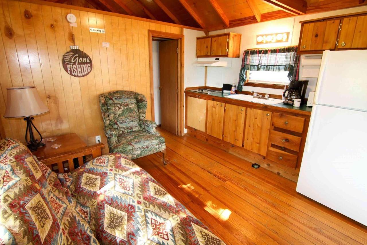 Lakefront Cedar Cabin - 8 Mead المظهر الخارجي الصورة
